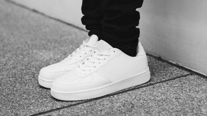 casual white sneakers every man should own
